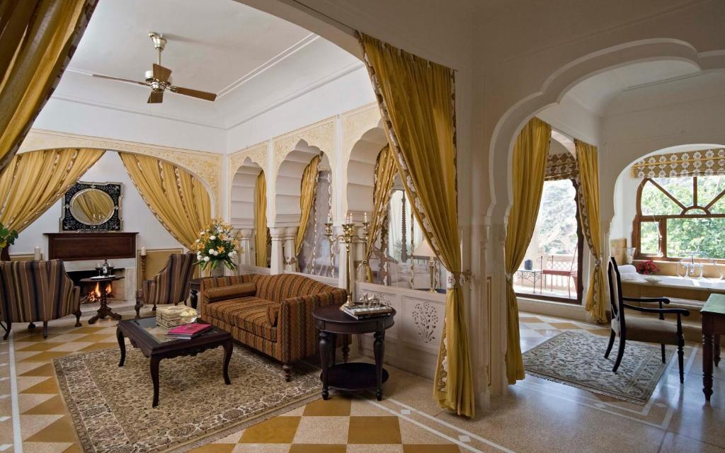 Royal Suite:Complimentary Welcome Drink & Chef's Amenities on arrival